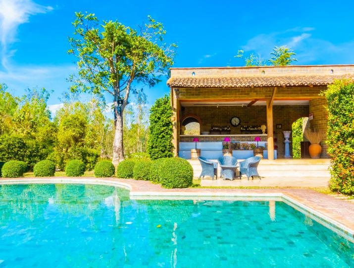 Poolhouse met bar Poolhouse met bar